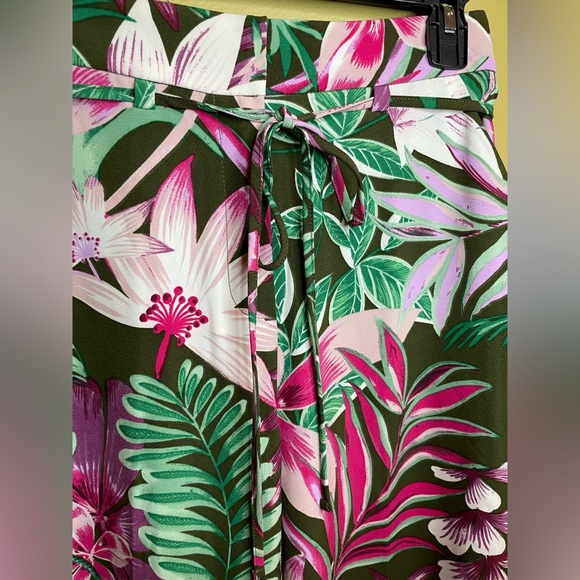 New York & Company Floral Pants - Size 0 - Picture 6 of 11